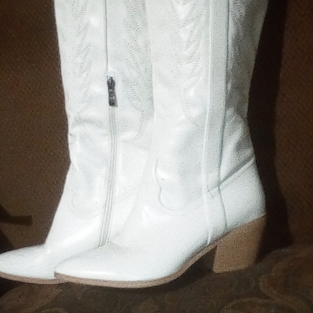 Wrangler White Heeled Boots